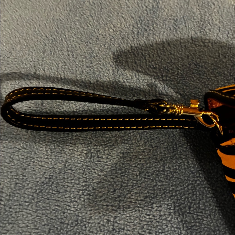 Nine West Black and Tan Handbag - Picture 6 of 12